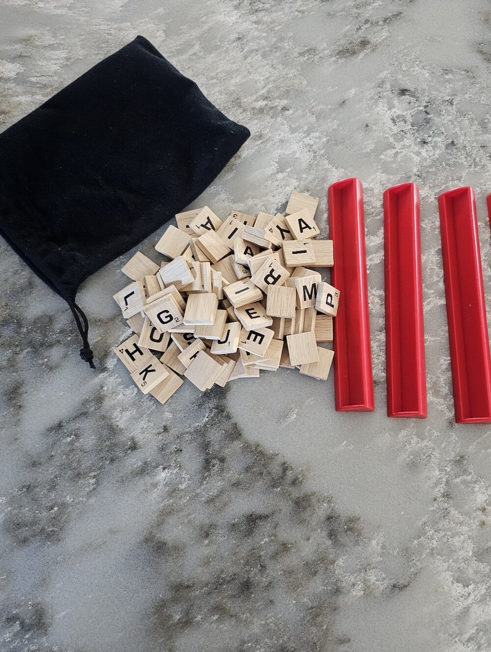 Hasbro Scrabble 2013 Replacement Game Pieces 100 Wooden Letters 4 Red Racks Lot